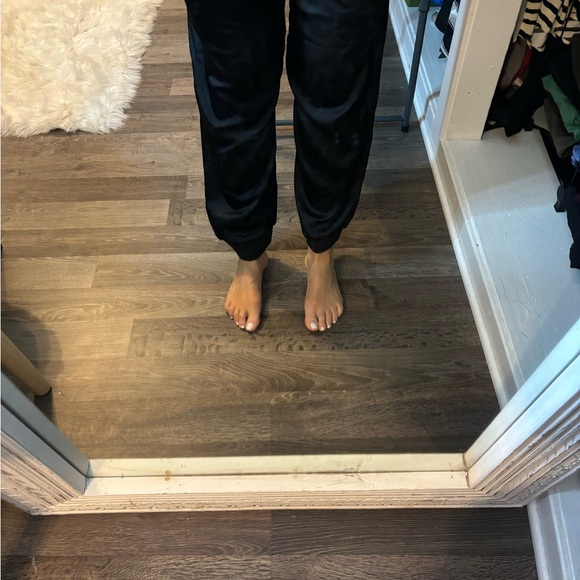 Women’s Black satin feel jogger pant - Picture 4 of 8